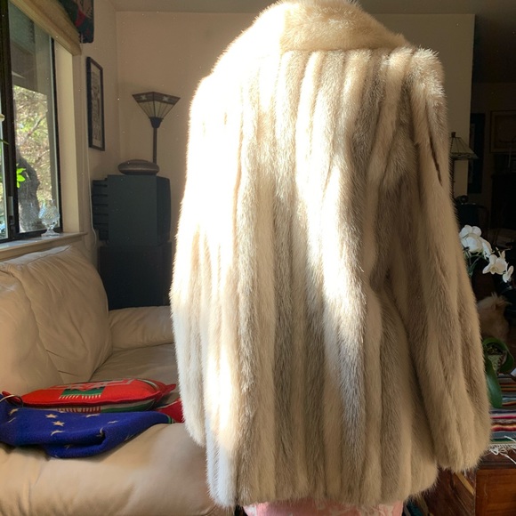 Gorgeous White Mink Jacket! - Picture 3 of 7